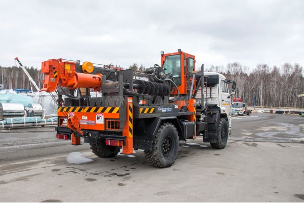 БКМ с SOOSAN SA040C УСТ 54535 Камаз 43502 (с кабиной оператора)