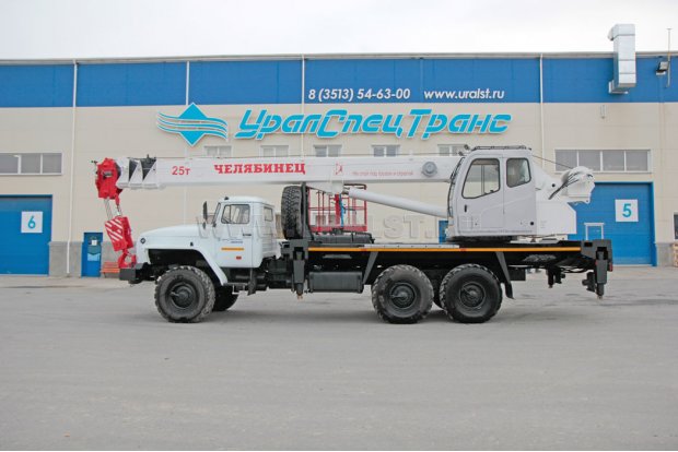 Автокран КС 55732-28-13 "Челябинец" Урал 4320 люлька