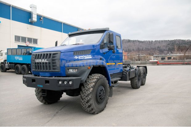 Седельный тягач УСТ 5453 Урал NEXT 4320-6981-72, сдвоен. кабина