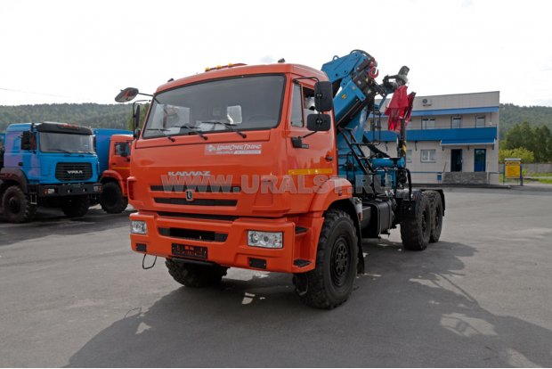 Седельный тягач Камаз 43118-46 с краном-манипулятором ИМ-240