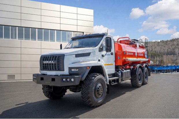 Автотопливозаправщик АТЗ-11Б УСТ 5453 Урал NEXT 4320