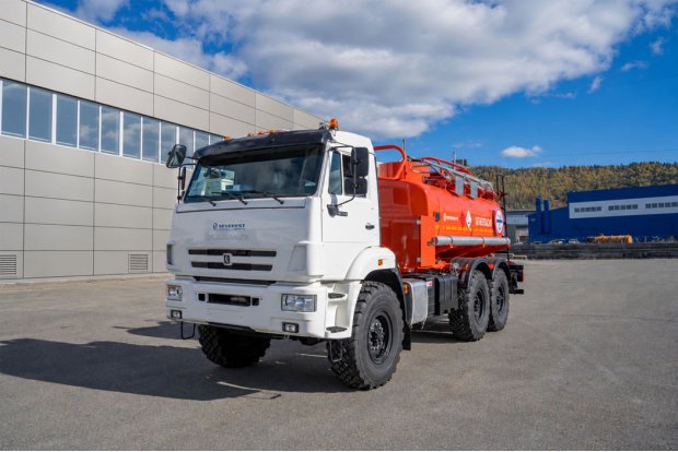 Автотопливозаправщик АТЗ-10-2Б