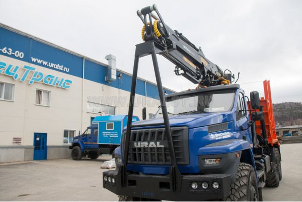 Лесовоз с манипулятором VM10L УСТ 5453 Урал NEXT 4320-74Е5