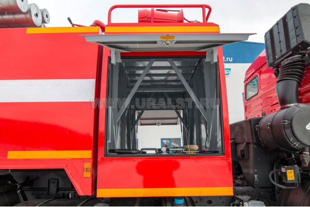 Боковой отсек для размещения пожарного оборудования