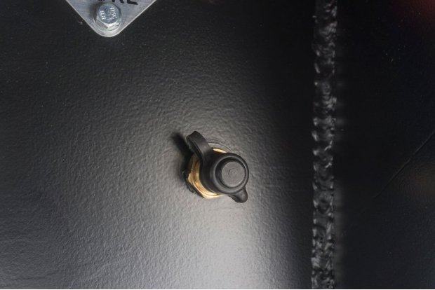 Штуцер для подкачки колес