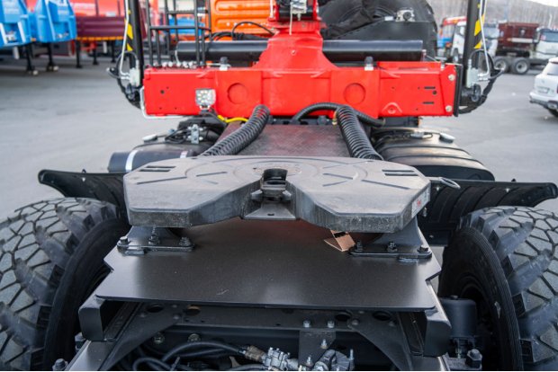 Седельно-сцепное устройство тягача