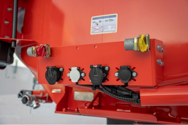 Разъемы для соединения электросистемы и пневмосистемы полуприцепа и тягача