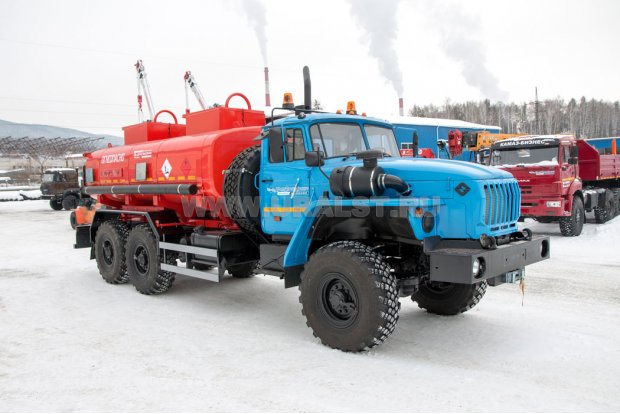 Автотопливозаправщик АТЗ-11-2 УСТ-5453 на шасси Урал 4320-1912-72М