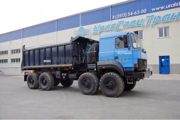 Самосвальный автомобиль Урал 532362-70. Самосвальная навеска 16,6 куб. м