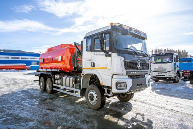 АТЗ-17-2 два отсека, УВТ-40, УСТ 5453, SHACMAN (ШАКМАН) SX32586V385 6х6, 315/80R22.5, КБ 4575 мм.
