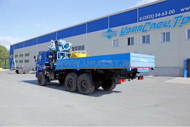 Автомобиль бортовой Камаз 43118-46 с краном-манипулятором