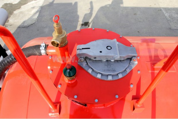 Заливная горловина цистерны. Люк CIVACON