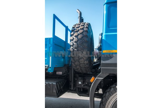 Бортовой контейнеровоз УСТ 5453 Урал 63701К-1951Е5