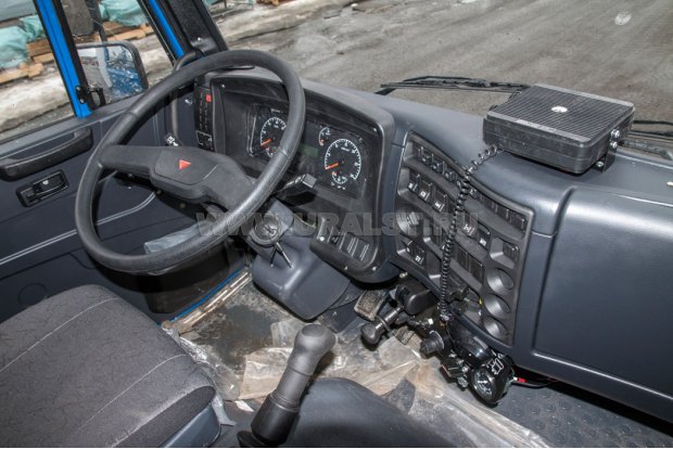 Автобус вахтовый 28 базовый УСТ 54535 Камаз 43118-50 сэндвич