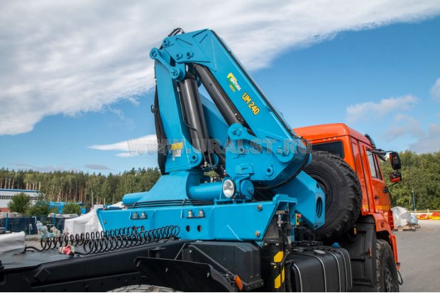 Седельный тягач с КМУ ИМ-240-04 УСТ 5453 Камаз 43118-50 сп. м.