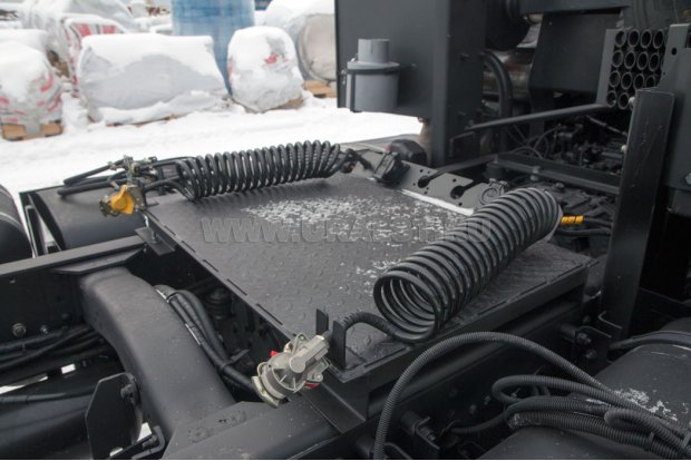 Седельный тягач УСТ 5453 Камаз 43118, ZF, сп.м., доработка под ДОПОГ