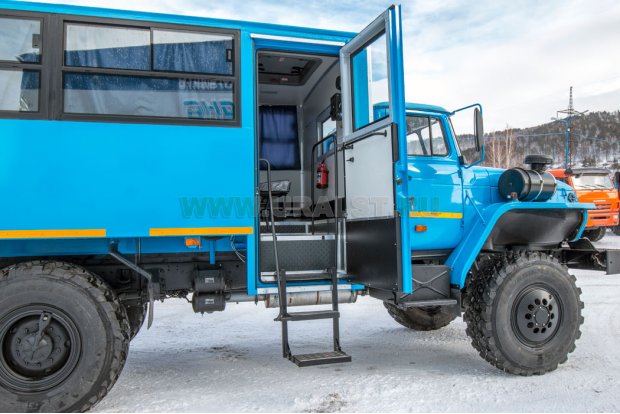 Автобус вахтовый Урал 32552-0013-61Е5