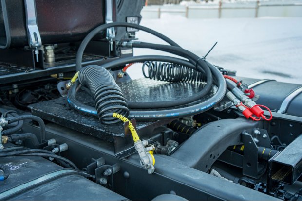 Разъемы пневмо-электро системы тягача