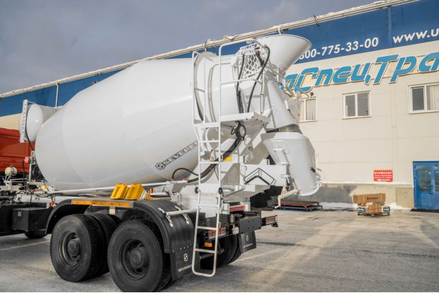 Складна лестница на площадку обслуживания