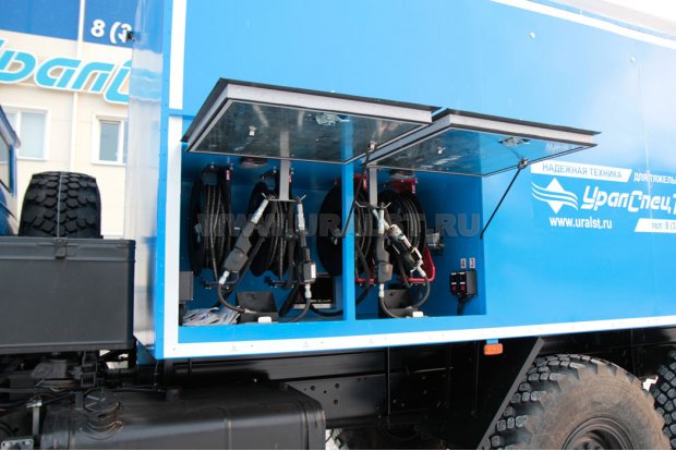 Маслостанция с КМУ Fassi УСТ 5453 Урал 4320-1951-60