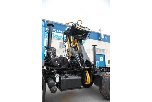 Седельный тягач с КМУ ОМТЛ-120-02 УСТ 5453 Урал 44202-82Е5