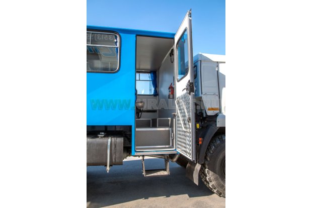 Автобус вахтовый 22 базовый УСТ 54535 Камаз 43118-50, лебедка, сп. место