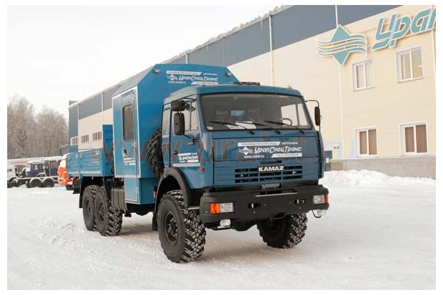 Грузопассажирский автомобиль с краном-манипулятором