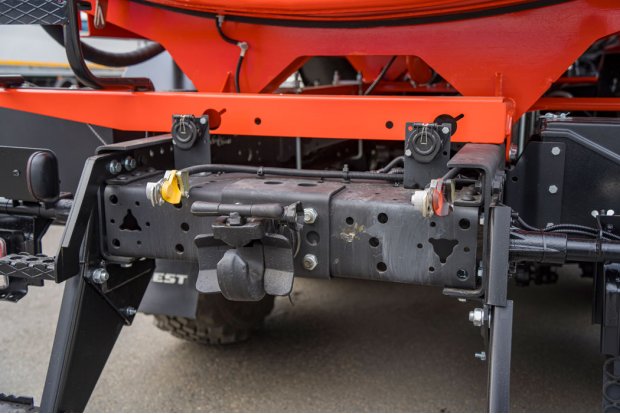 Заднее сцепное устройство