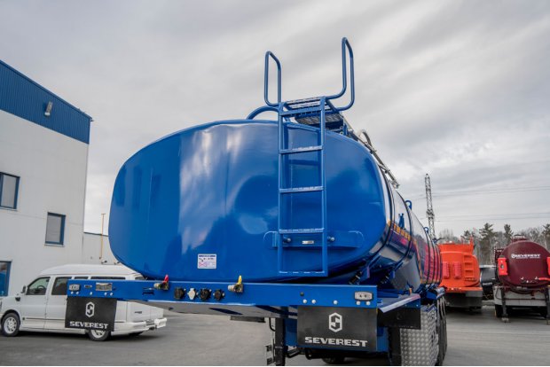 Лестница для подъема на площадку обслуживания цистерны