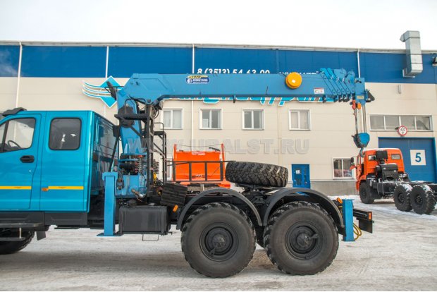 Седельный тягач с КМУ DongYang SS1926 УСТ 5453 Урал 4320-72Е5 NEXT, сдвоен. кабина