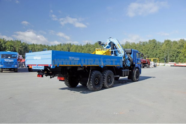 Автомобиль бортовой Камаз 43118-46 с краном-манипулятором ИМ-240-04