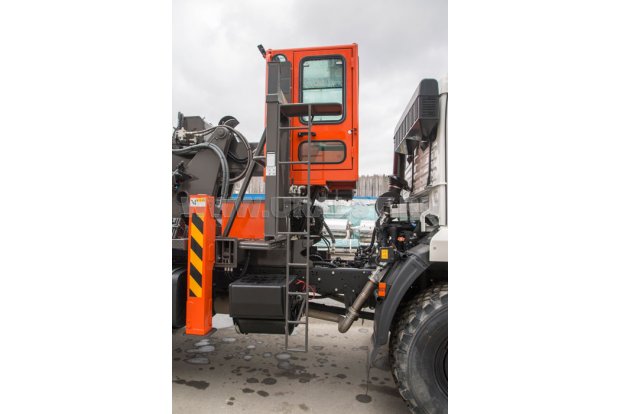 БКМ с SOOSAN SA040C УСТ 54535 Камаз 43502 (с кабиной оператора)