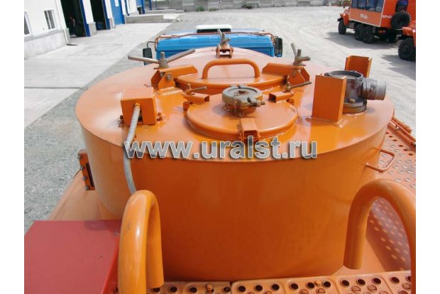 АТЗ-17 Урал 63685