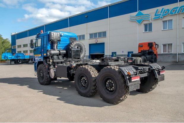 Седельный тягач Камаз 44108 (CUMMINS 340, ZF) ЛВЖ ГФ, доработка под ДОПОГ
