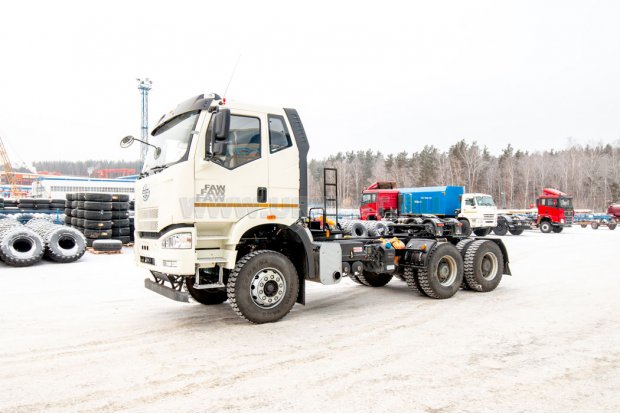 Седельный тягач УСТ 5453 FAW 3250 (6х4)