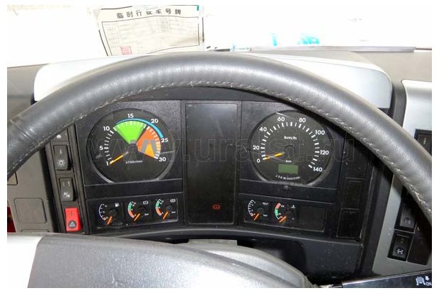 Седельный тягач SX4255NT324 400л.с.