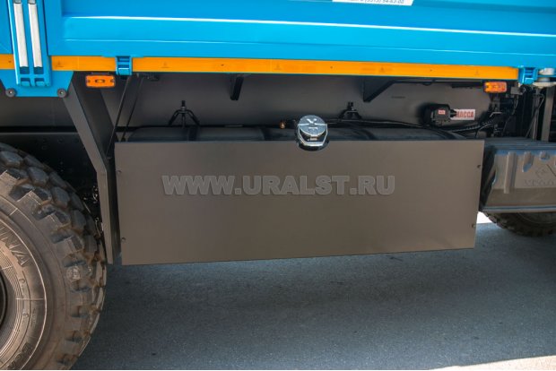 Бортовой контейнеровоз УСТ 5453 Урал 63701К-1951Е5