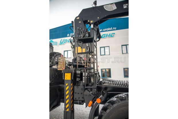 Седельный тягач с КМУ HIAB 190TM (тросовый) УСТ 5453 Урал 44202-82Е5