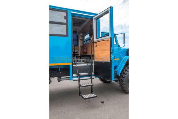 Автобус вахтовый Урал 3255-0013-61Е5-28