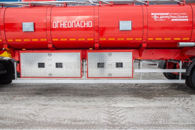 Отсеки CРТ и инструментальный ящик 