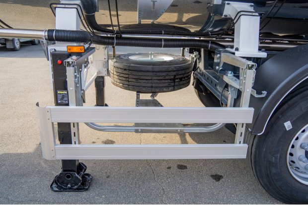 Боковая защита