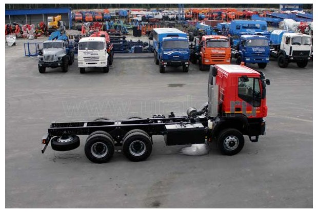 Шасси автомобиля IVECO TRAKKER AD380T42WH