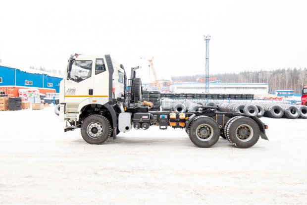 Седельный тягач УСТ 5453 FAW 3250 (6х4)