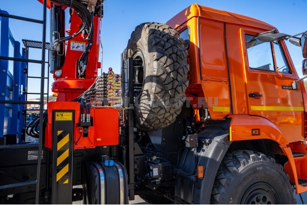 Бортовой с КМУ KS-1256G-II (тросовый) УСТ 5453 Камаз 43118