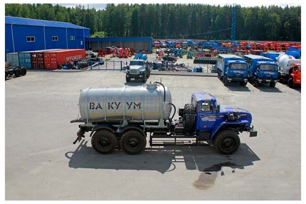 Урал АЦ вакуумная