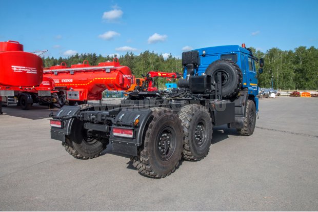 Седельный тягач Камаз 44108 (CUMMINS 340, ZF) ЛВЖ ГФ, доработка под ДОПОГ