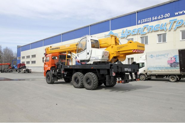 Автомобильный кран КС-45717К-3Р ОВОИД Ивановец на шасси Камаз 43118-46