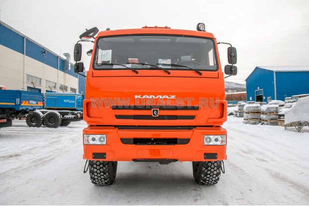 Лесовозный тягач УСТ-5453