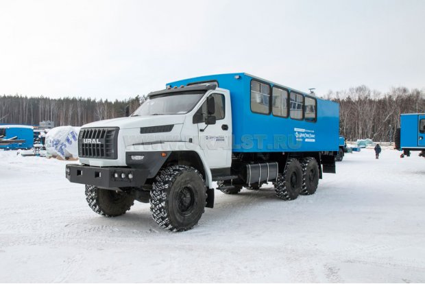 Автобус вахтовый 20+2 УСТ 54535 Урал NEXT 4320-6951-74 багажный отсек