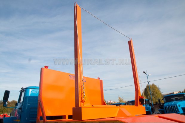 Лесовоз УСТ 5453 Урал М 5557-60Е5